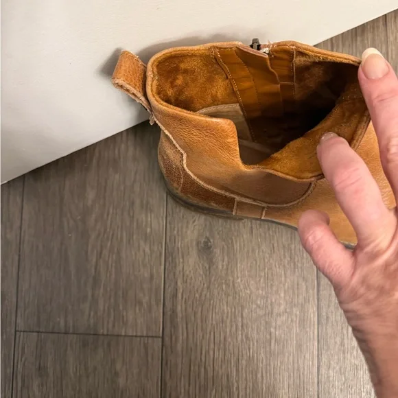 Womems Tan Leather Ankle Boots - Picture 4 of 5